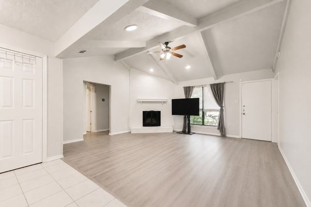915 Freestone Drive, Arlington, TX 76017
