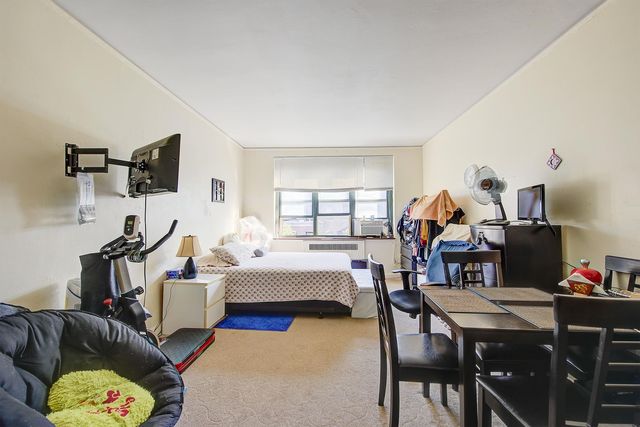 7811 35th Ave # 4, New York City, NY 11372