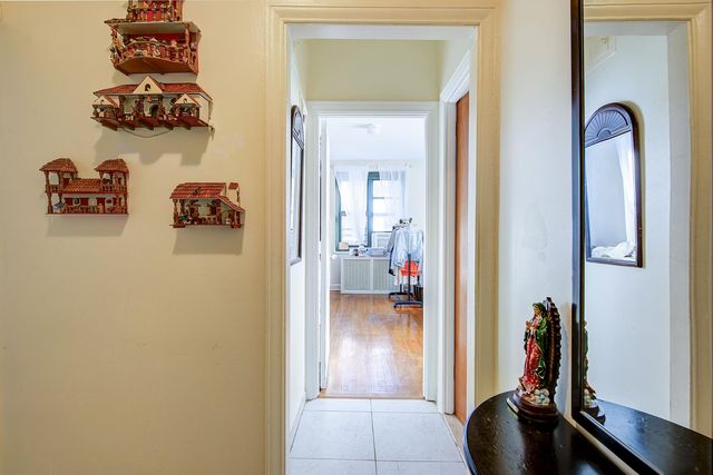 7811 35th Ave # 4, New York City, NY 11372