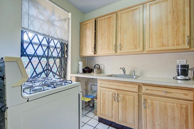 7811 35th Ave # 4, New York City, NY 11372