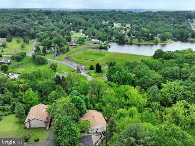 913 WYNONAH DR, Auburn, PA 17922