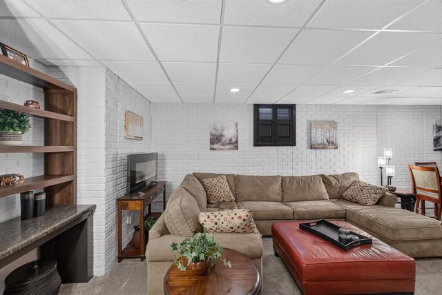 1727 Cloverview STREET, West Bend, WI 53095