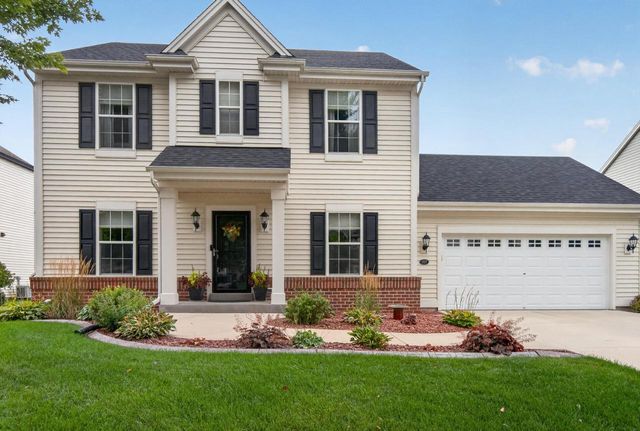 1727 Cloverview STREET, West Bend, WI 53095