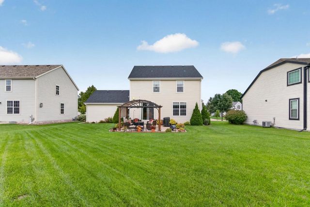 1727 Cloverview STREET, West Bend, WI 53095