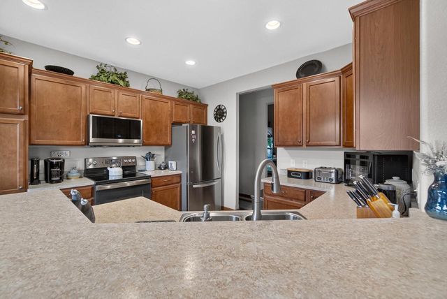 1727 Cloverview STREET, West Bend, WI 53095