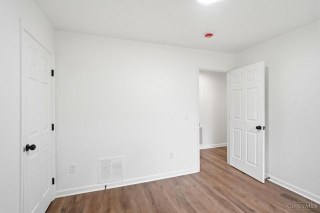 112 W Leslie Avenue, Cincinnati, OH 45215
