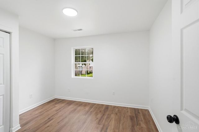112 W Leslie Avenue, Cincinnati, OH 45215