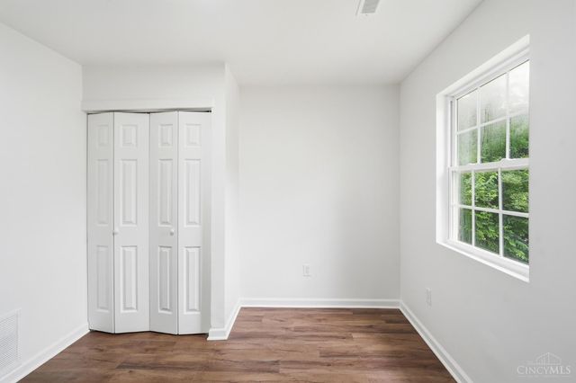 112 W Leslie Avenue, Cincinnati, OH 45215