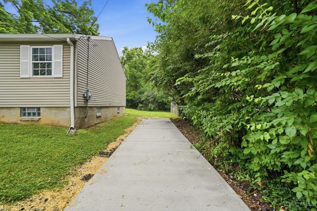 112 W Leslie Avenue, Cincinnati, OH 45215