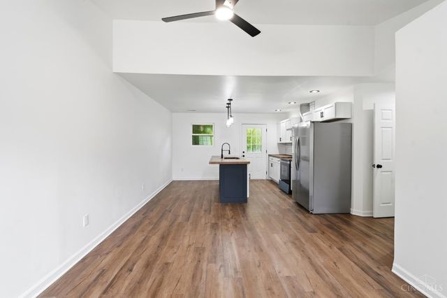 112 W Leslie Avenue, Cincinnati, OH 45215