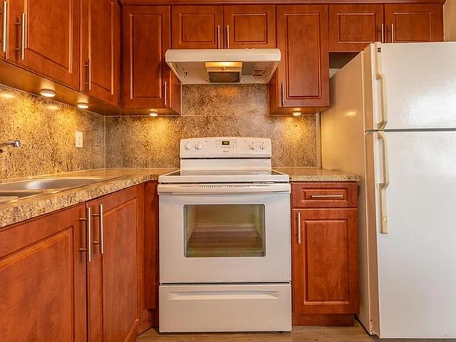2920 CYNTHIA Lane 202, Lake Worth Beach, FL 33461