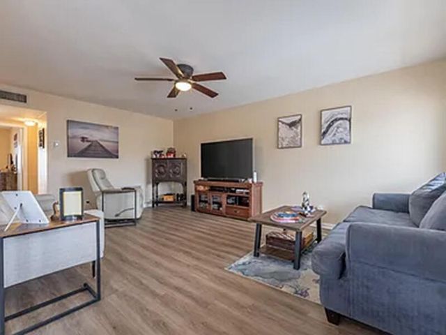 2920 CYNTHIA Lane 202, Lake Worth Beach, FL 33461