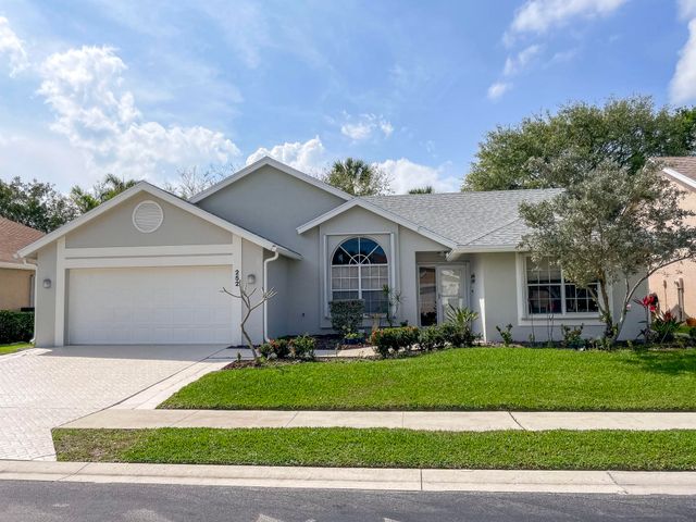 252 Moccasin Trail W, Jupiter, FL 33458