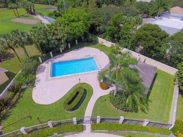 252 Moccasin Trail W, Jupiter, FL 33458
