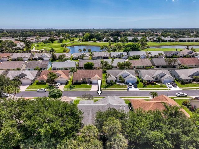 252 Moccasin Trail W, Jupiter, FL 33458