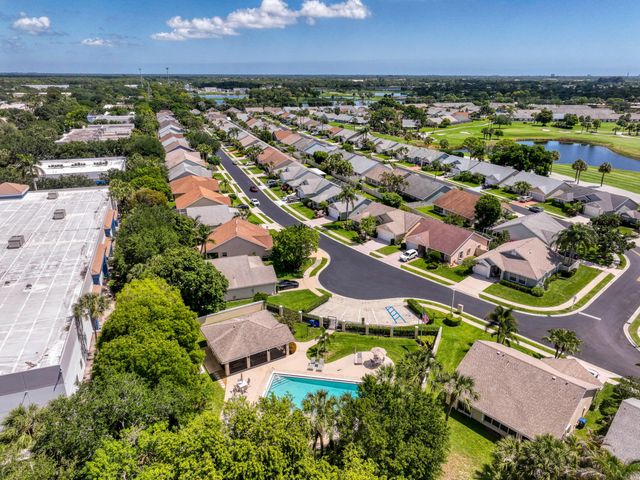 252 Moccasin Trail W, Jupiter, FL 33458