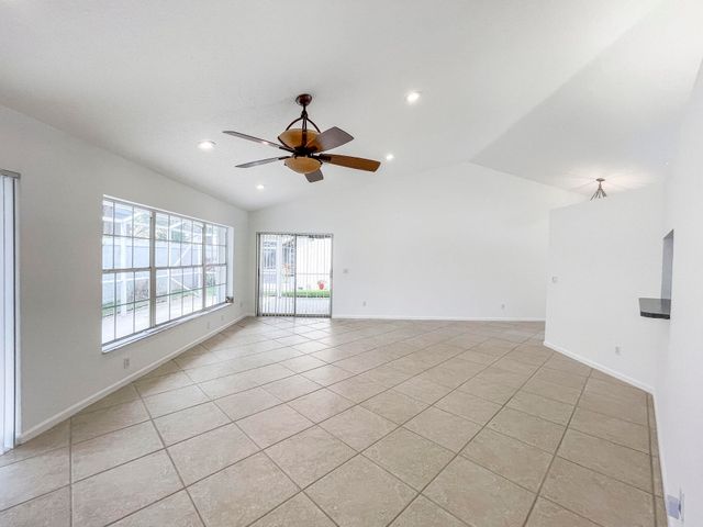 252 Moccasin Trail W, Jupiter, FL 33458