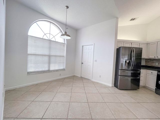 252 Moccasin Trail W, Jupiter, FL 33458