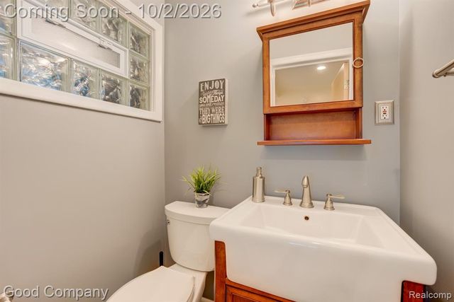 1604 Northumberland Drive, Rochester Hills, MI 48309