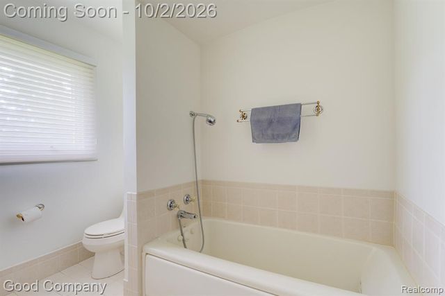 1604 Northumberland Drive, Rochester Hills, MI 48309
