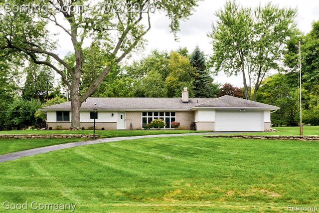 1604 Northumberland Drive, Rochester Hills, MI 48309