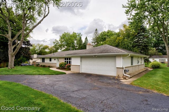 1604 Northumberland Drive, Rochester Hills, MI 48309