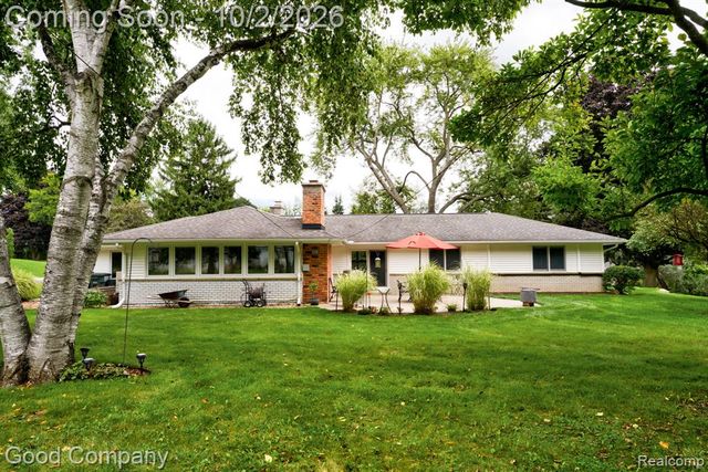 1604 Northumberland Drive, Rochester Hills, MI 48309