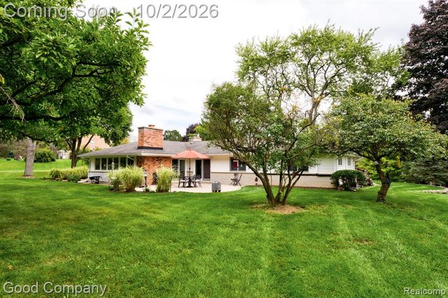 1604 Northumberland Drive, Rochester Hills, MI 48309