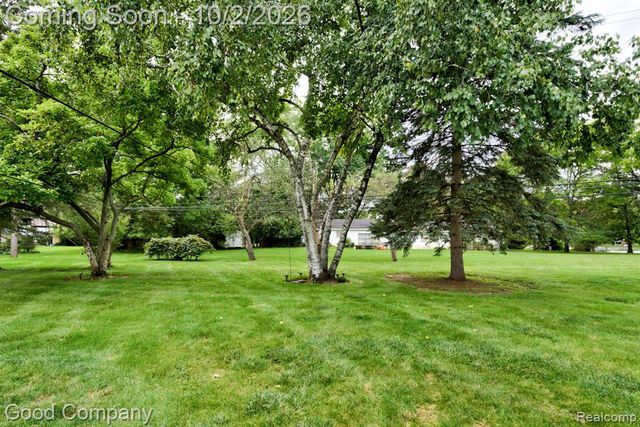 1604 Northumberland Drive, Rochester Hills, MI 48309