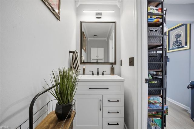 6 Tamarisk Quay Apt G, Hampton, VA 23666