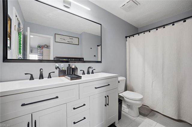 6 Tamarisk Quay Apt G, Hampton, VA 23666