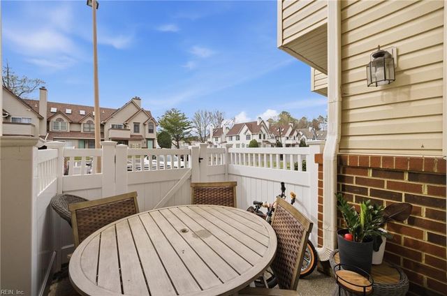 6 Tamarisk Quay Apt G, Hampton, VA 23666