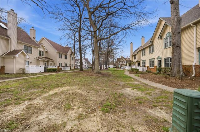 6 Tamarisk Quay Apt G, Hampton, VA 23666