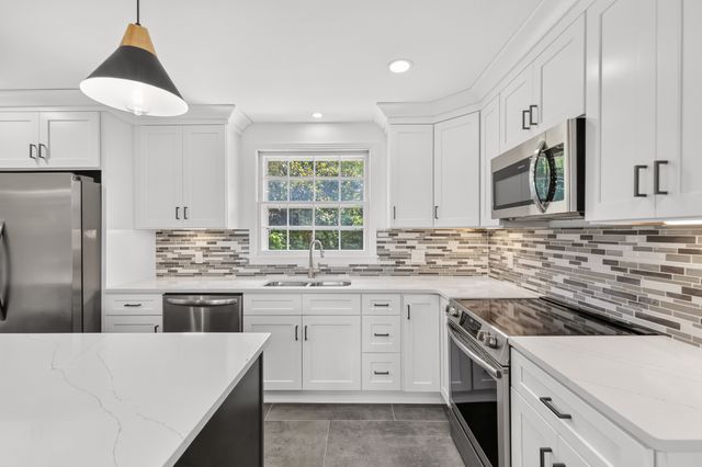4913 Olivia Dr, Antioch, TN 37013