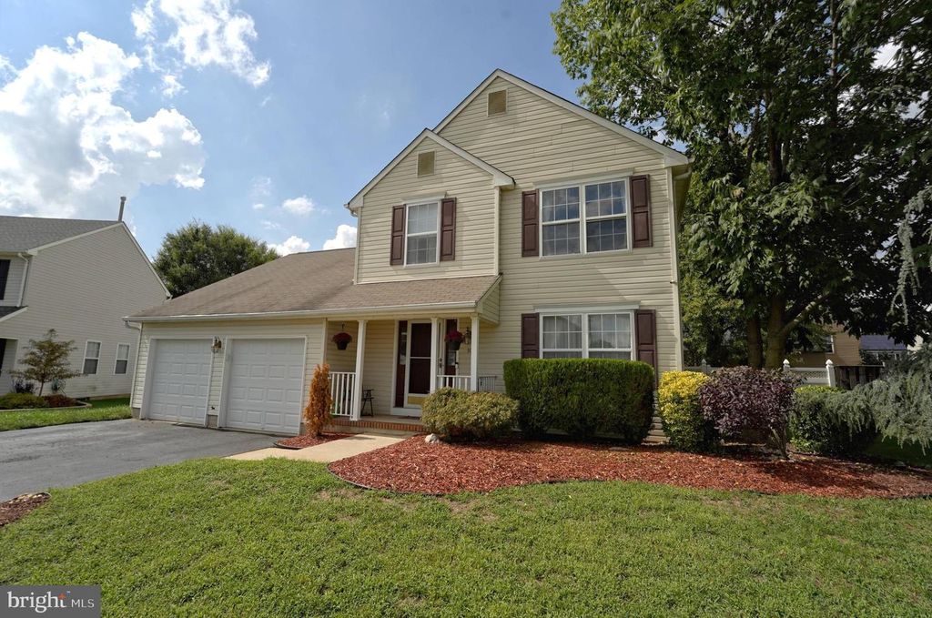 10 SUNFLOWER LANE, Hamilton, NJ 08620