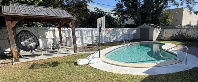 5620 Hobart Avenue, West Palm Beach, FL 33405