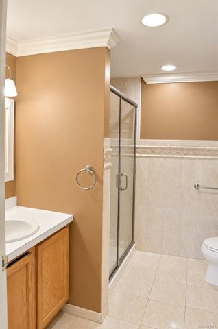242 Maple Avenue 407, Westbury, NY 11590