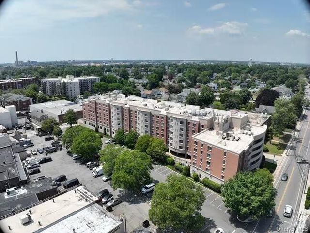 242 Maple Avenue 407, Westbury, NY 11590