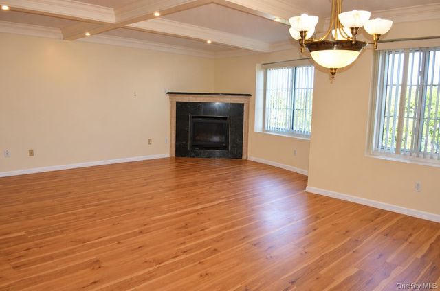 242 Maple Avenue 407, Westbury, NY 11590