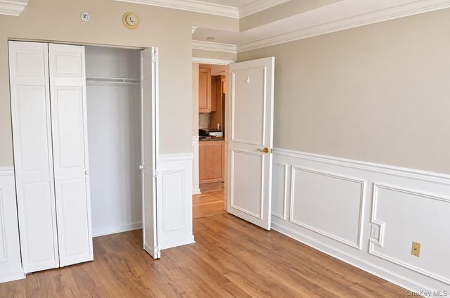 242 Maple Avenue 407, Westbury, NY 11590