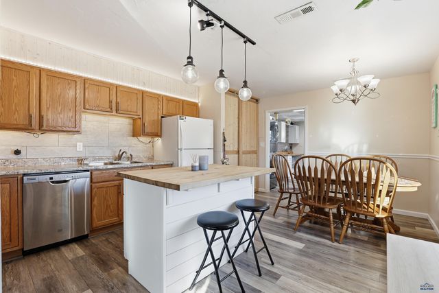 1213 WOODLAWN DR, Rapid City, SD 57701