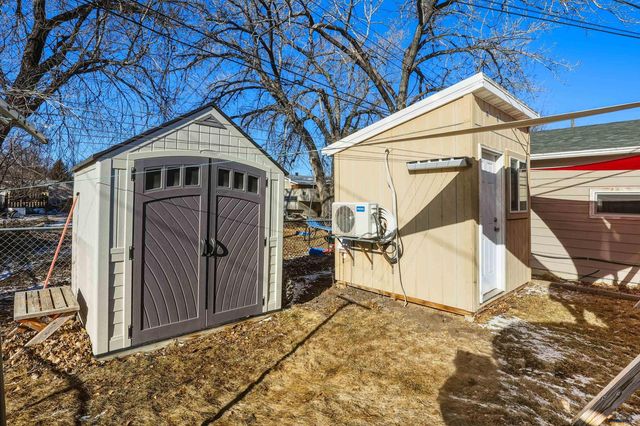 1213 WOODLAWN DR, Rapid City, SD 57701