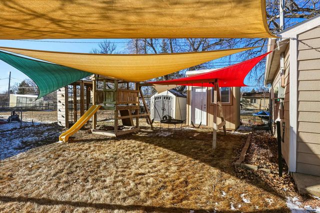 1213 WOODLAWN DR, Rapid City, SD 57701