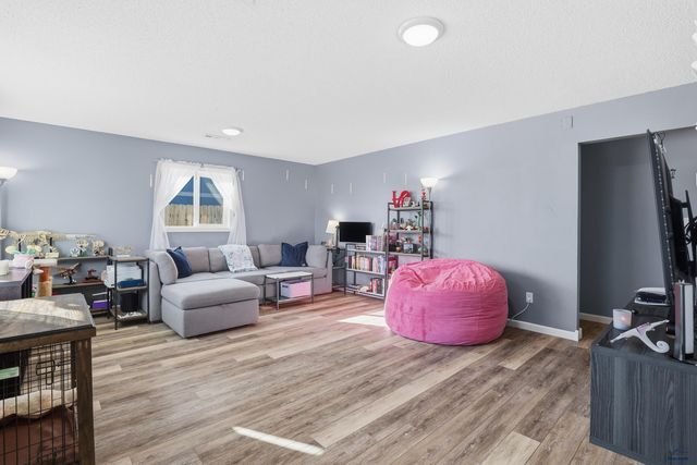 1213 WOODLAWN DR, Rapid City, SD 57701