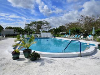 1052 North Drive, Delray Beach, FL 33445