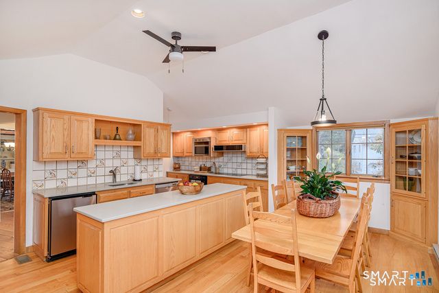 6 Brinsmade Lane, Sherman, CT 06784