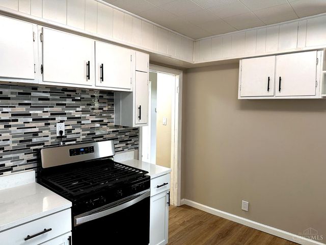1612 Hunt Rd, Reading, OH 45215
