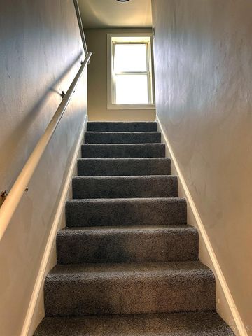 1612 Hunt Rd, Reading, OH 45215