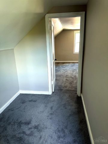 1612 Hunt Rd, Reading, OH 45215