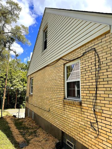 1612 Hunt Rd, Reading, OH 45215